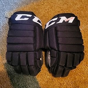 10" hockey gloves